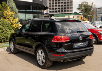 Подержанный автомобиль Volkswagen Touareg 2012 года (5 фото)