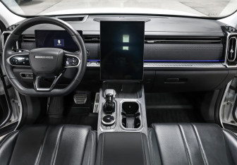 Подержанный автомобиль Jaecoo J7 2023 года (14 фото)