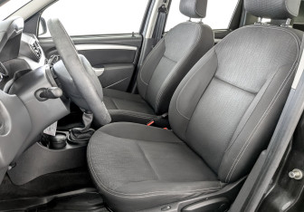 Подержанный автомобиль Nissan Terrano 2019 года (20 фото)
