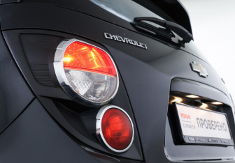 Подержанный автомобиль Chevrolet Aveo Hatchback 2014 года (20 фото)