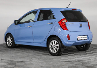 Подержанный автомобиль Kia Picanto 2011 года (7 фото)