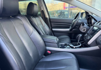 Подержанный автомобиль Mazda CX-7 2011 года (10 фото)