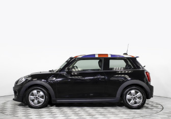 Подержанный автомобиль MINI Hatch 2019 года (8 фото)