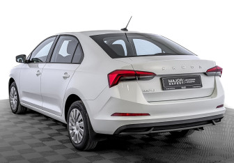 Подержанный автомобиль Skoda Rapid Liftback 2021 года (7 фото)