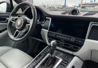 Подержанный автомобиль Porsche Macan 2021 года (9 фото)