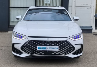 Подержанный автомобиль BYD Han 2022 года (2 фото)