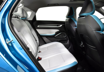 Подержанный автомобиль Geely Emgrand 2023 года (14 фото)