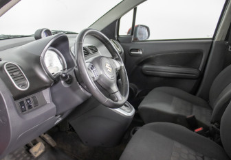 Подержанный автомобиль Suzuki Splash 2009 года (10 фото)