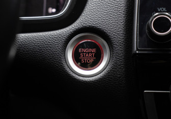 Подержанный автомобиль Honda CR-V 2021 года (18 фото)