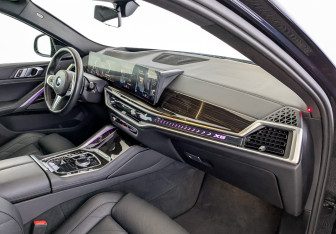 Подержанный автомобиль BMW X6 2023 года (11 фото)
