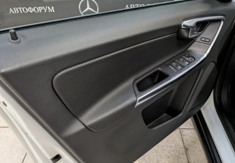 Подержанный автомобиль Volvo XC60 2013 года (19 фото)