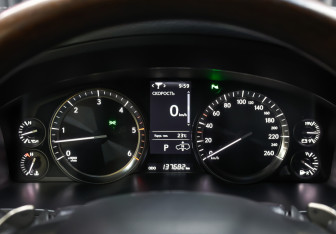 Подержанный автомобиль Lexus LX 2019 года (13 фото)
