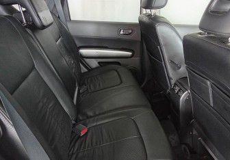 Подержанный автомобиль Nissan X-Trail 2008 года (10 фото)