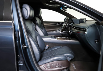 Подержанный автомобиль Genesis G80 2021 года (11 фото)