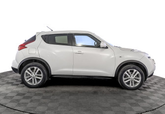 Подержанный автомобиль Nissan Juke 2014 года (4 фото)
