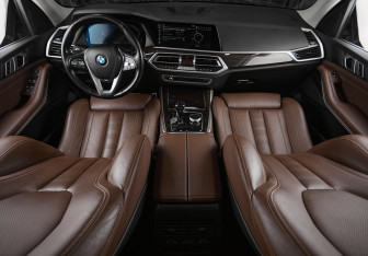 Подержанный автомобиль BMW X5 2021 года (13 фото)