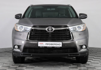 Подержанный автомобиль Toyota Highlander 2014 года (2 фото)