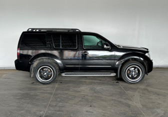 Подержанный автомобиль Nissan Pathfinder 2008 года (4 фото)