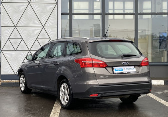 Подержанный автомобиль Ford Focus Wagon 2017 года (7 фото)