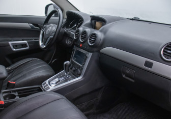 Подержанный автомобиль Opel Antara 2014 года (9 фото)