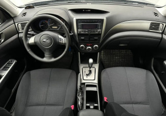 Подержанный автомобиль Subaru Forester Suv 2011 года (11 фото)