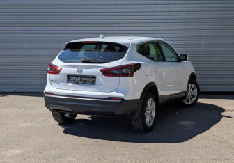 Подержанный автомобиль Nissan Qashqai 2021 года (30 фото)