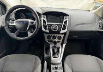 Подержанный автомобиль Ford Focus Hatchback 2013 года (9 фото)