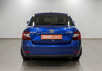 Подержанный автомобиль Skoda Octavia Liftback 2019 года (6 фото)