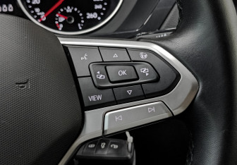 Подержанный автомобиль Volkswagen Tiguan 2022 года (24 фото)