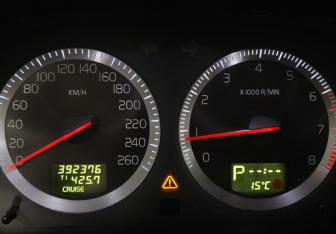 Подержанный автомобиль Volvo S60 2007 года (14 фото)