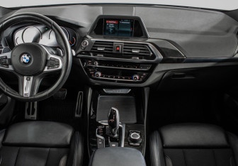 Подержанный автомобиль BMW X4 2018 года (12 фото)