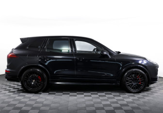 Подержанный автомобиль Porsche Cayenne 2015 года (4 фото)