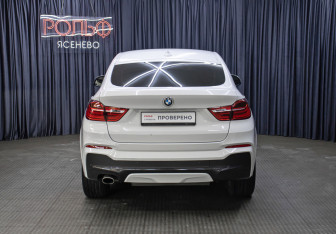 Подержанный автомобиль BMW X4 2016 года (6 фото)