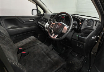 Подержанный автомобиль Honda N-WGN 2016 года (9 фото)