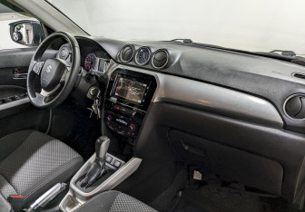 Подержанный автомобиль Suzuki Vitara 2018 года (19 фото)