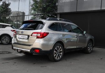 Подержанный автомобиль Subaru Outback Wagon 2016 года (4 фото)