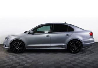 Подержанный автомобиль Volkswagen Jetta Sedan 2015 года (8 фото)