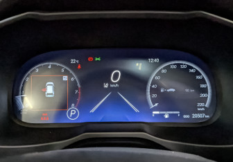 Подержанный автомобиль Toyota RAV4 2025 года (16 фото)