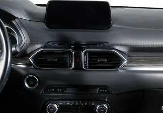 Подержанный автомобиль Mazda CX-5 2018 года (12 фото)