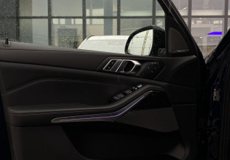 Подержанный автомобиль BMW X7 2022 года (20 фото)