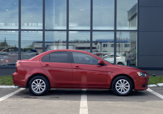 Подержанный автомобиль Mitsubishi Lancer Sedan 2012 года (4 фото)