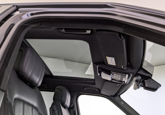 Подержанный автомобиль Land Rover Range Rover Sport 2021 года (23 фото)