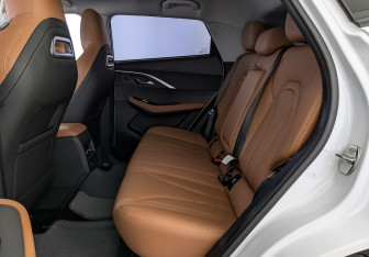 Подержанный автомобиль Omoda C5 2022 года (18 фото)