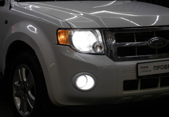 Подержанный автомобиль Ford Escape 2007 года (19 фото)