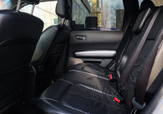 Подержанный автомобиль Nissan X-Trail 2007 года (10 фото)