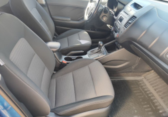 Подержанный автомобиль Kia Cerato Sedan 2013 года (9 фото)