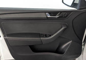 Подержанный автомобиль Skoda Rapid Liftback 2022 года (19 фото)