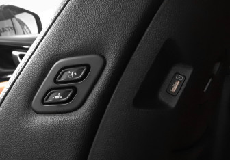 Подержанный автомобиль Kia Carnival 2022 года (21 фото)