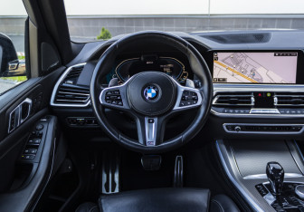 Подержанный автомобиль BMW X5 2019 года (9 фото)
