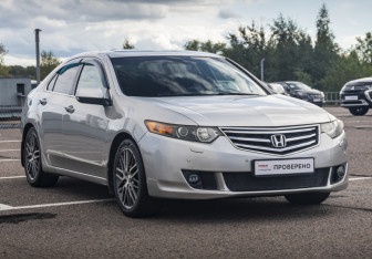 Подержанный автомобиль Honda Accord Sedan 2008 года (3 фото)